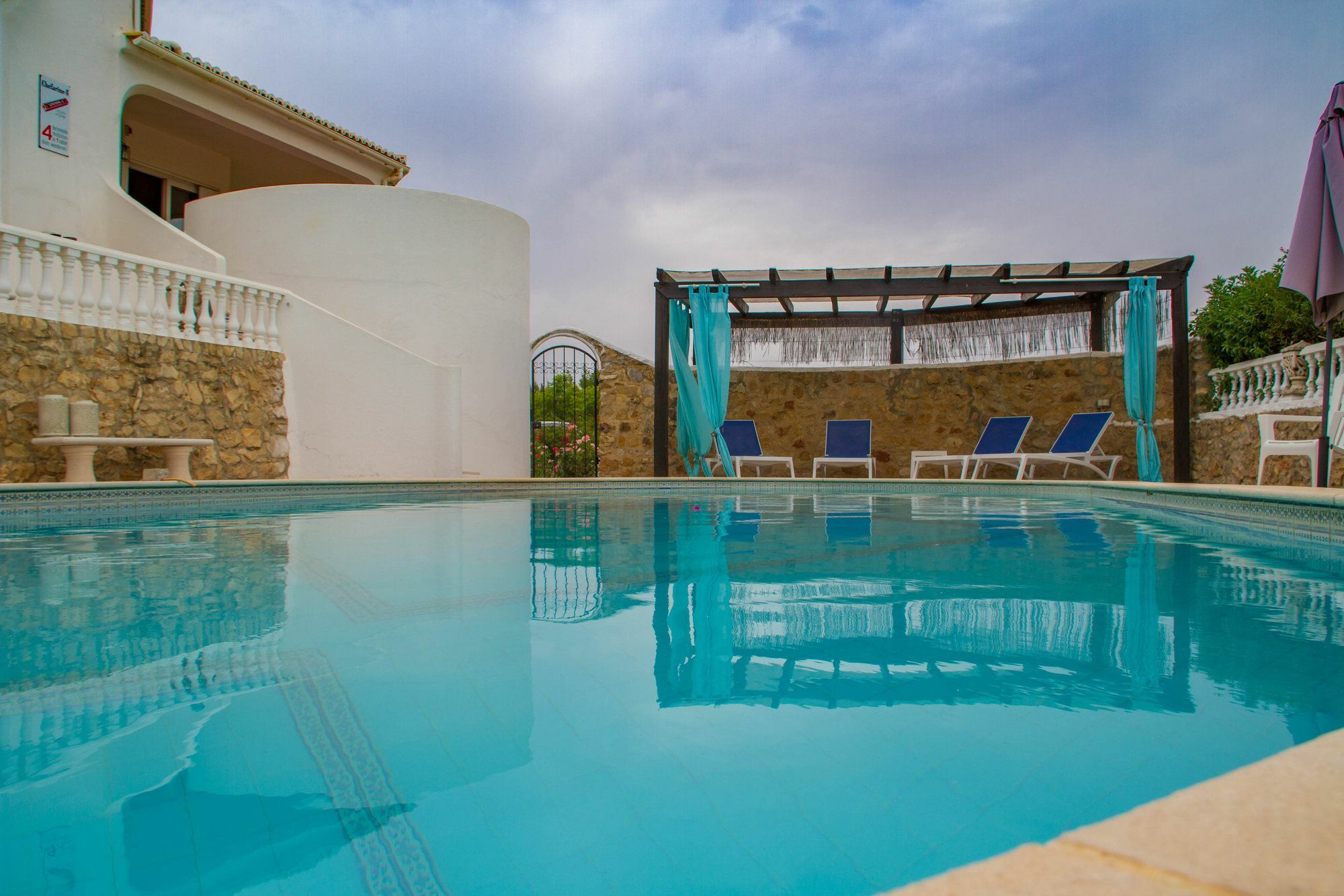 The White House - Boutique Villa โอลเญา ภายนอก รูปภาพ